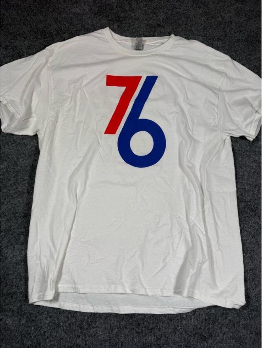 Gildan White T-Shirt with Red and Blue '76' Graphic XL